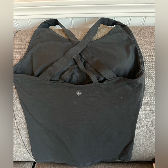 Prana Women's Large yoga top with build in bra - Picture 2 of 2